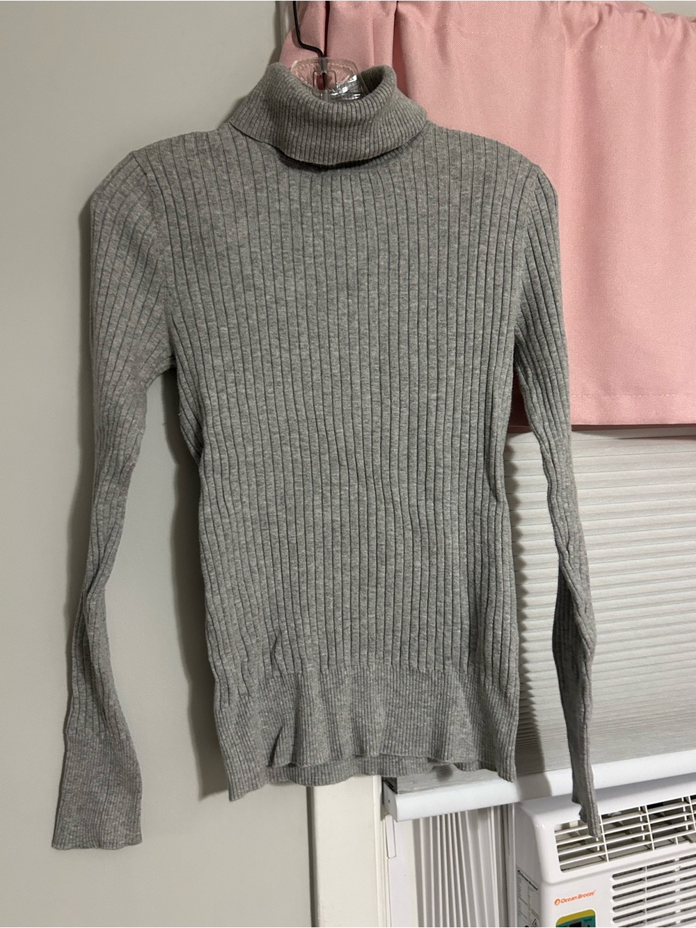 Old Navy Light Gray Ribbed Turtleneck Sweater